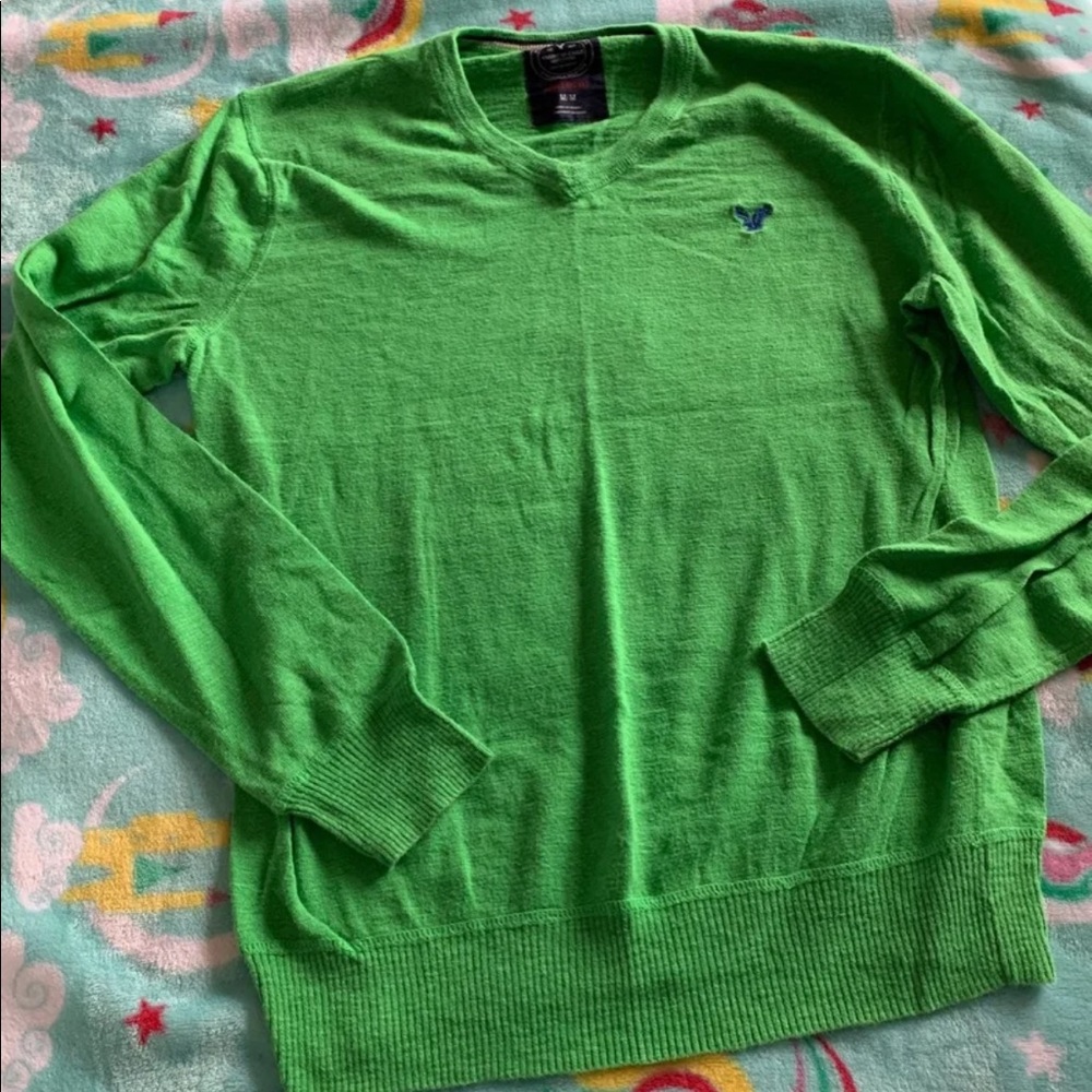 *AE men's green long sleeve. Never worn!!